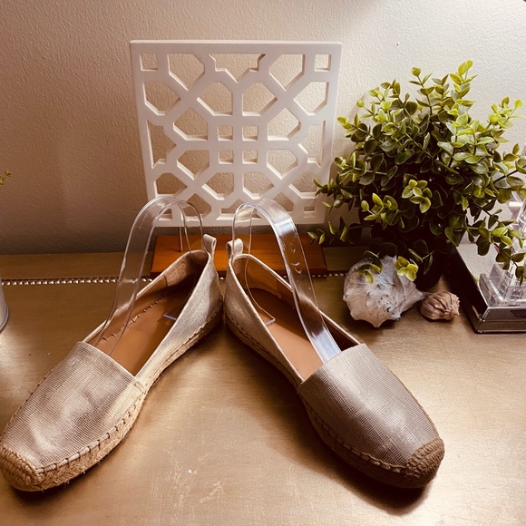 MARC FISHER METALLIC ESPADRILLE - Picture 8 of 9